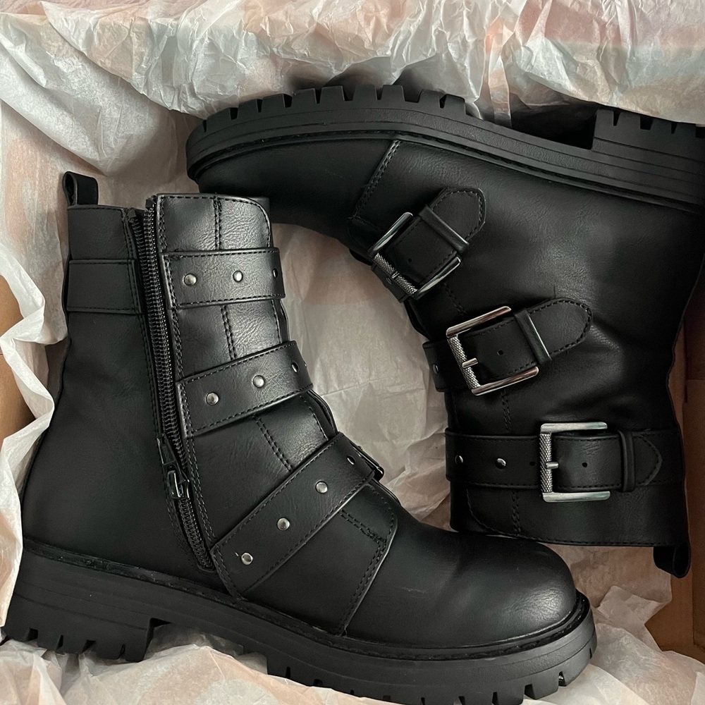 SO BLACK BOOTS, size 7.5 EUC